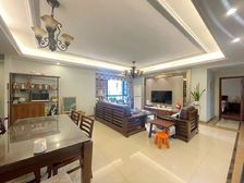 天府一街!铁像寺水街!精装横厅大套三!位置安静!楼下益小!