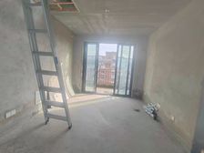 临港品质小区,房型佳,电梯带阁楼 前后落地窗,满五年省税费