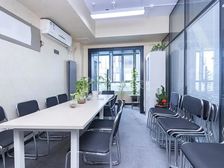 劲松优士阁3居,70年住宅,楼龄新,出行便利。