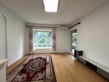 地铁口,中间位置,总价低,含一个车位