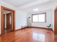 边套全明三房,满五就这一套,空气流通,采光佳。