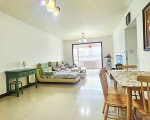 七号地铁旁 电梯 套三双卫 中装 客厅厨房带阳台