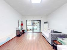 满五年,精装修,大两房,小区中间位置