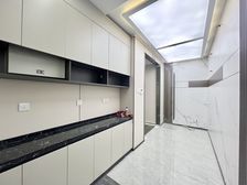 三星大厦200平 正南向配家具 价格便宜 拎包入住