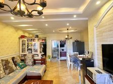 杨家坪地铁18号线附近精装三房