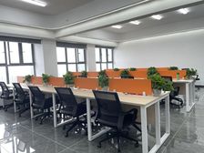 地铁口丨3隔间24人大厅丨带家具6500月丨24H空调 拎包