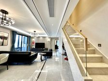 新上!教科院!精装跃层,实得200,保养好,对中庭,拎包入住