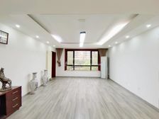 历下名士豪庭 南北通透四居 满二精装低层 带车位 地下室