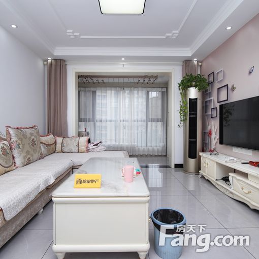 ±¦Áú³ÇÊй㳡¶þÆÚ 3ÊÒ2ÎÀ2Ìü 131ƽ¾«×°ÐÞ 1800Ôª