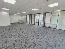 天一广场 兴宁桥西地铁口 中信银行90平至300平精装出租