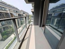 紧临蓝鲸商业街50 叠加别墅102板块成熟区域配套设施齐全