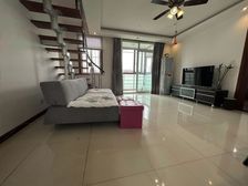 小区(一档房源)诚意出售! 送阁楼,使用面积大,上海M5V1