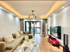 路劲隽泷湾 送车位 包税费 南向 中层 急售 价格可谈