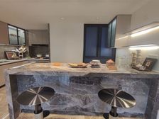 微电园实景现房,总价118万买三房双卫,门口就是地铁站商圈