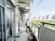 小张实景拍摄 带阁楼 赠送阁楼 地铁房 北通透 采光充足