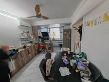人气热卖婚房精装 四层拎包入住紧邻地铁站100
