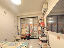 地铁口200米距离 一楼天井搭好房间 精装修拎包入住