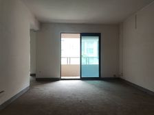 观音桥保利山庄洋房四房229万