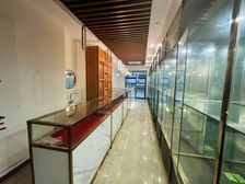 延安路核心凤起路地铁出口80米!精装小铺除餐饮外其他均可