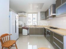 新上!精装修,拎包入住,中间楼层,看房随时,价格可谈