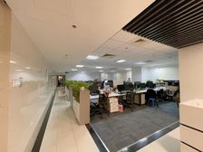 海淀知春路地铁口大厦高层精装710带家具低价出租