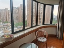 电梯房有产权车位+门口地铁19/20+三开间朝南+全明正气