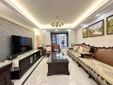 保利三期!价可少9.8成新!拎包入住!教科东!买方6千6!