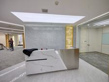 望京东融科望京中心办公室精装可配家具300平四个到顶3元