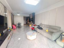 次新小区 玖珑湾 楼层好 采光佳 精装可拎包入住 双卫格局