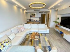 豪装大三房,品质楼盘,位置安静,楼间距百 ,全朝南,位置安静