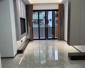 云映阁 送车位 包税费 南向 中层 急售 价格可谈