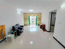 体育馆旁 实用三房 无按揭 红本在手 随时配合过户 来电即看