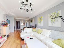 40万精装,采光好 户型方正,进出打卡 有地下车位。