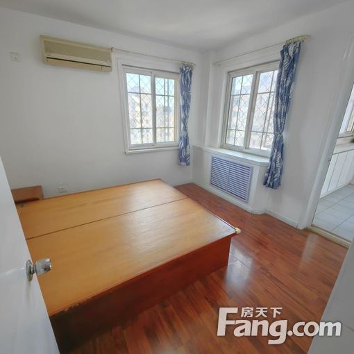 潘家园东里电梯两居室简单装修大客厅