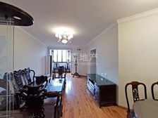 海鹏花苑 大两居 精装修 近医院 正南朝向 电梯房