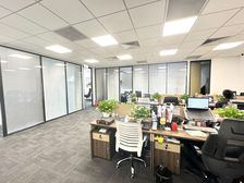 特价特价房源 东南国贸230平 户型方正精装修 优惠多多