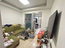 广虹公寓 好房 三室两厅房间大配套齐全带大院子 方便看房