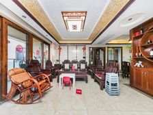 深高北护航,南北通透大四房,120%得房率,衣食住行非常成熟