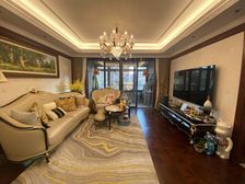 双卫格局 临地铁 房龄新 精装修 商品房 购物方便