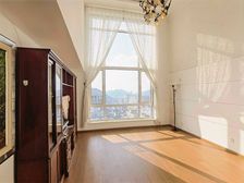 中山区跃层悦泰林里小区 南北通透 无遮挡采光好楼层好 随时看