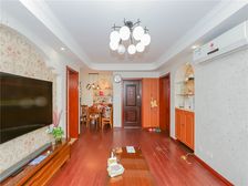 刚需之选,采光率高,婚房装修可拎包入住,户型正气,三轨交通