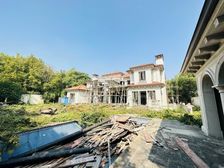 闵行马桥绿城玫瑰园 801平毛坯别墅 满五东向