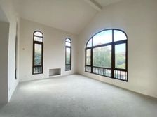 长泰新上特价毛坯独栋,改造性强使用面积大,送超大花园,有钥匙
