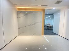 CBD国贸正对电梯 230平3元 24空调 全新家具