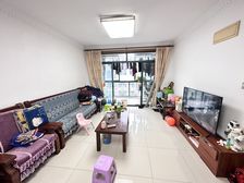 出售 青溪老街旁 地铁口 两个卧室客厅朝南 送阁楼 储藏室
