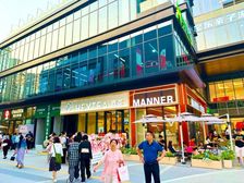 城北宝龙广场!年租金30万转角铺!人流必经地,火爆出售!