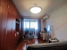 老业主委托满五年,中间楼层,全明户型,采光充足,视野开阔。