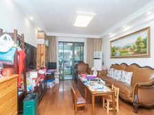 50万精装加地暖,零六年品质商品房,利用率极高,房东非常诚意