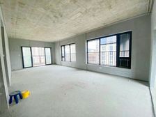 万科皇马郦宫 4室2厅3卫 毛坯 657万元 226平米