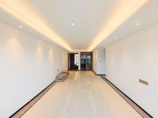 海德公园4号院诚心出售,房型方正通透,采光好!